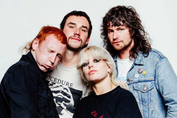 Amyl And The Sniffers