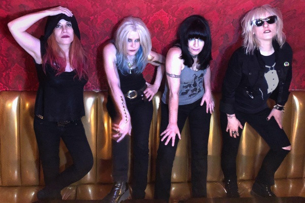 L7 photographed by Robert Fagan