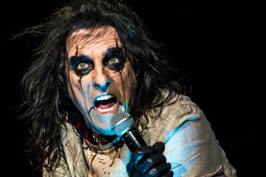 Alice Cooper Group release "Wild Ones"