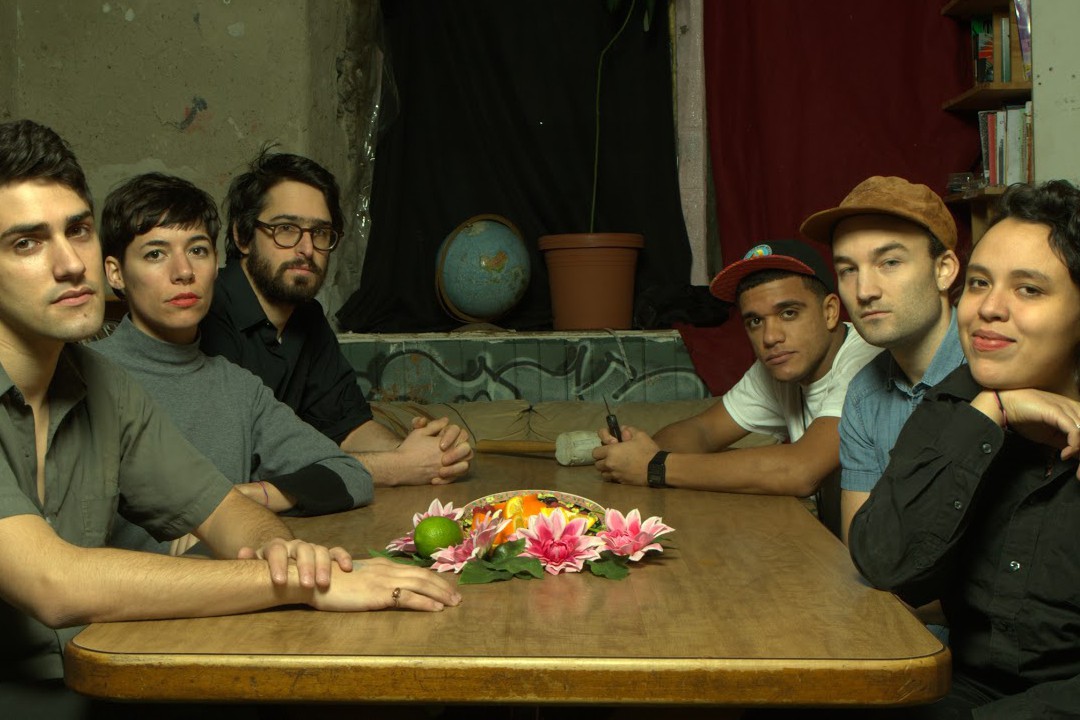 Downtown Boys: "Monstro"