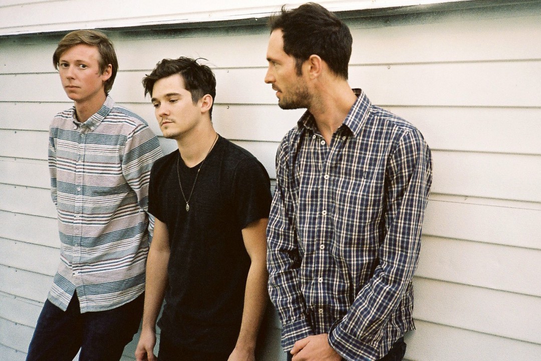 Chris Farren covers Fake Problems
