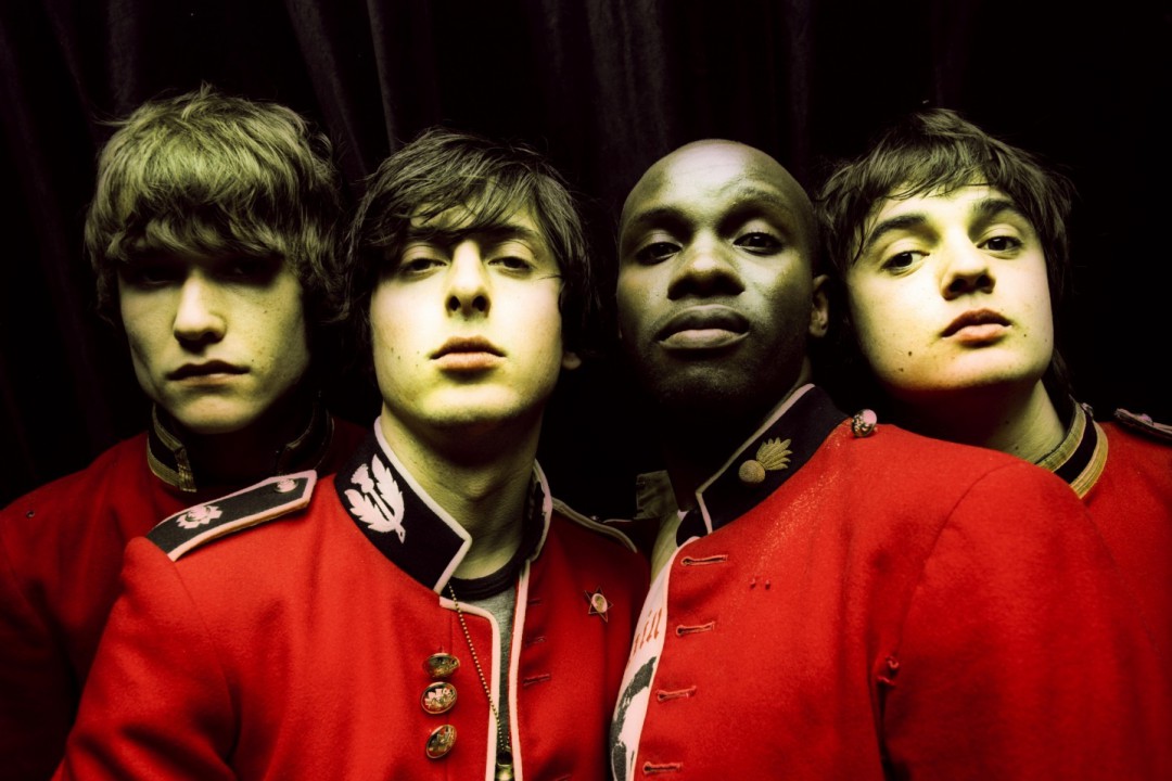 Pete Doherty arrested for drugs, released, arrested for drunken brawl