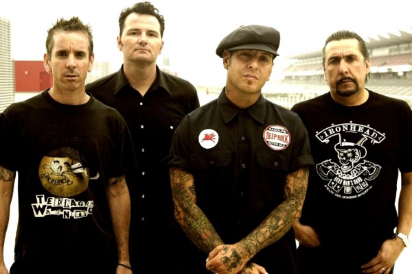 Social Distortion