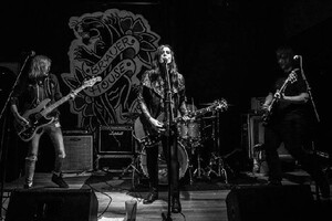 Blood People: "Clowns" at Live! from The Rock Room