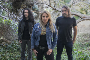 Lori of Acid King on 'Busse Woods,' chances, and guitar tone