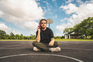 Stopnowstartagain:&ldquo;Liplock&rdquo;