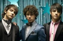 Weezer with My Chemical Romance: "My Name is Jonas"