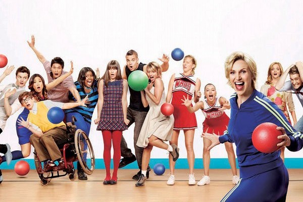 The Cast of Glee: "Celebrity Skin" (Hole)