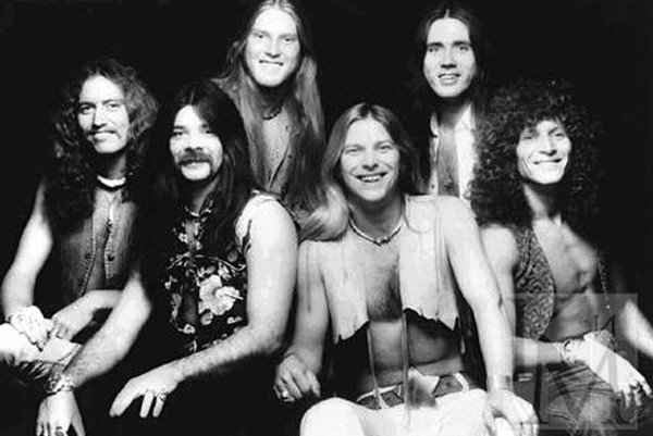 Black Flag, Lucero, Butthole Surfers members on Black Oak Arkansas tribute