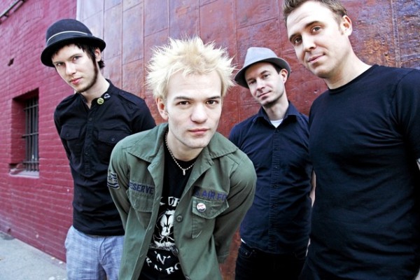 Deryck Whibley and The Happiness Machines announce California shows, playing Sum 41 songs