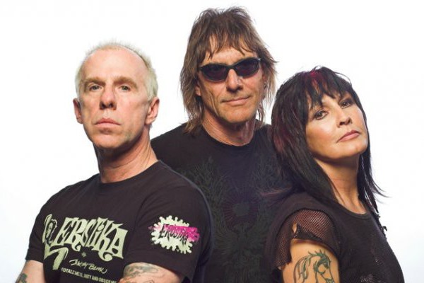 The Dogs: "Ain't Going Nowhere"