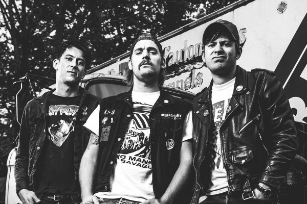 DeeCRACKS : "Don't Rely On Me" (Punknews Exclusive)