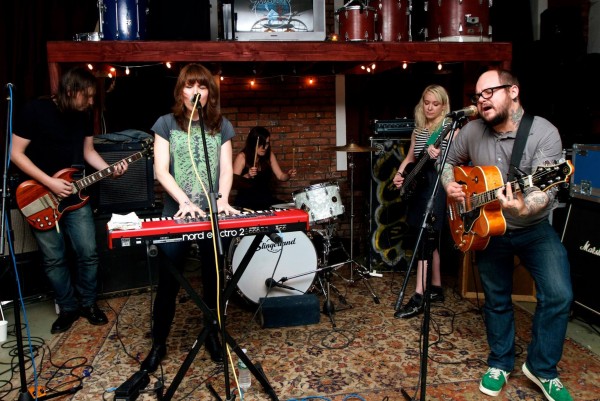 Chandeli'ers: "Gabrielle" (Punknews Exclusive)