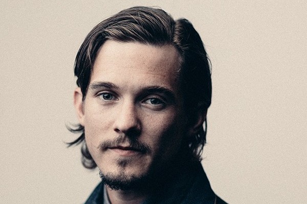 Chris Farren: "Human Being"