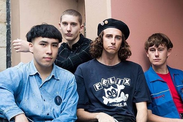 Bleeding Knees Club: "Chew the Gum"