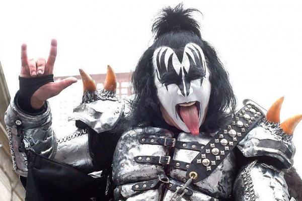 Gene Simmons tries to trademark Devil Horns hand sign