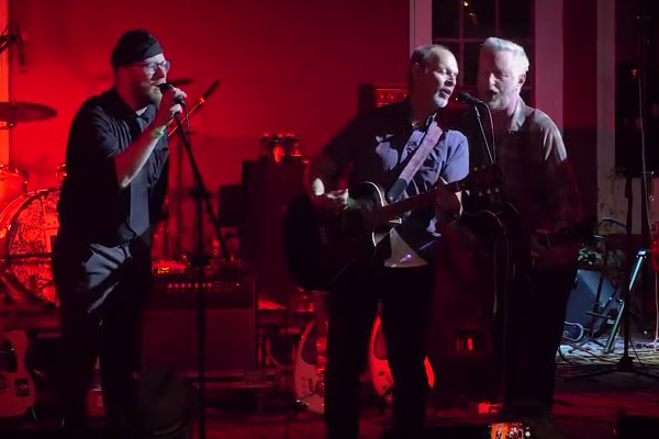 Billy Bragg, Wayne Kramer, and Mike Doughty cover The Clash