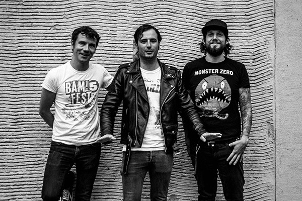 The Mugwumps: "Love is Out"