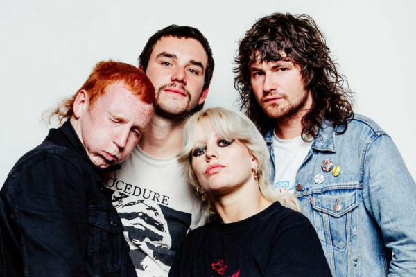 Amyl and the Sniffers release new video