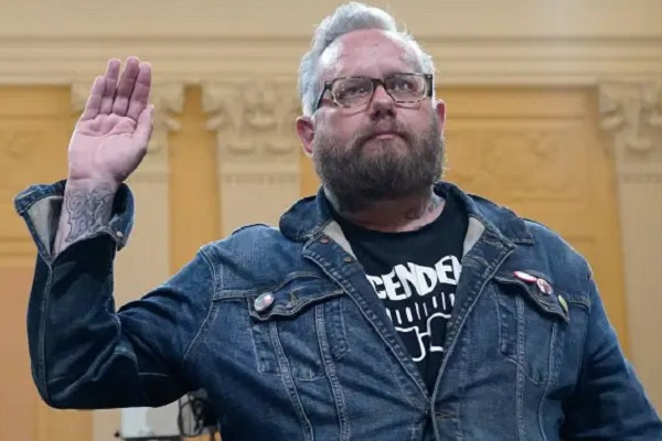 Oath Keeper wears Descendents shirt to Jan 6 hearing, Descendents immediately condemn