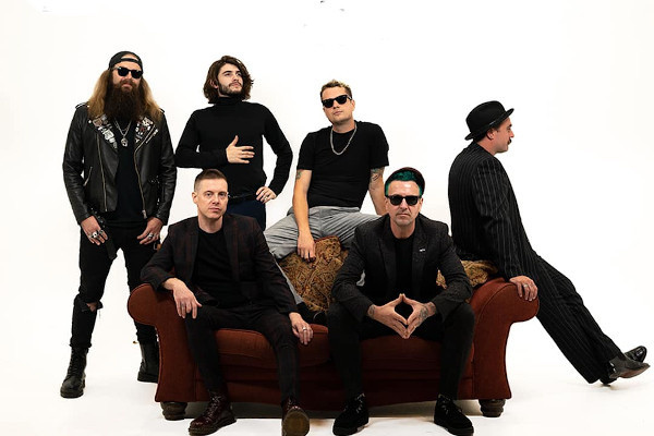 The Bar Stool Preachers sign to Pure Noise Records, release "Call Me On The Way Home"