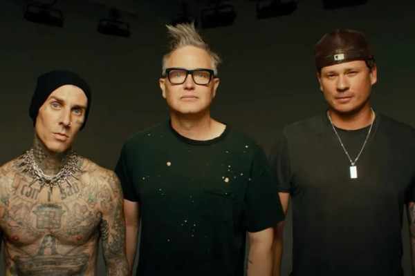 Blink-182 reunites with Tom Delonge, to release track, will tour