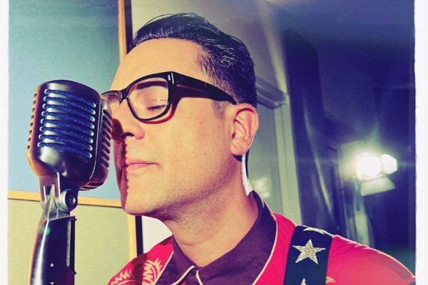 Jason Cruz and Howl: "Low Rider"
