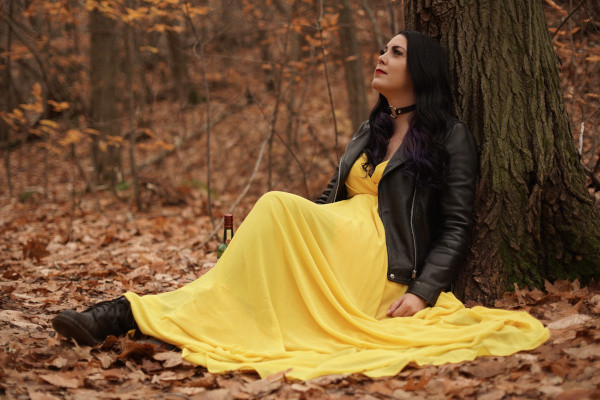 Watch the new video by Amy Gabba and The Almost Famous!