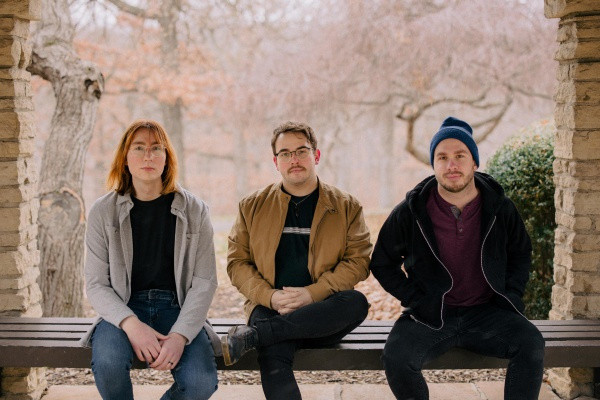 Stars Hollow announce new EP, release "Acne Scars"