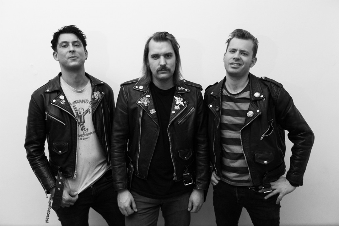 Listen to the new DeeCRACKS album!