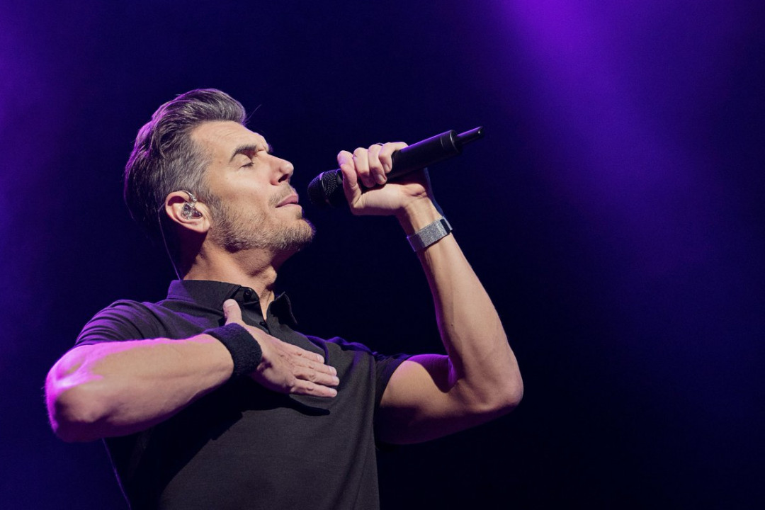 311's Nick Hexum covers Turnstile