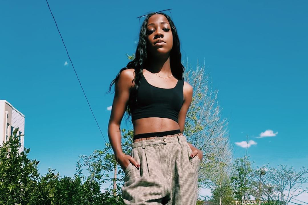 Solstice Rey releases "Mountains" lyric video