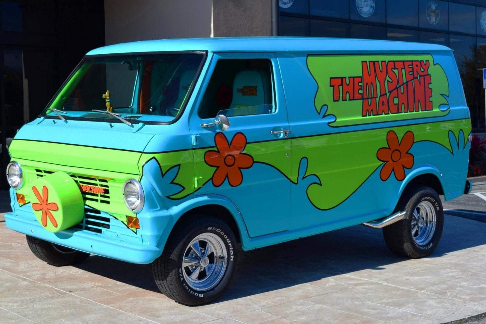 Ian, Kira, DH, Watt, Lombardo, Ringo, Radkey, Brian Johnson in Dave Grohl's van documentary
