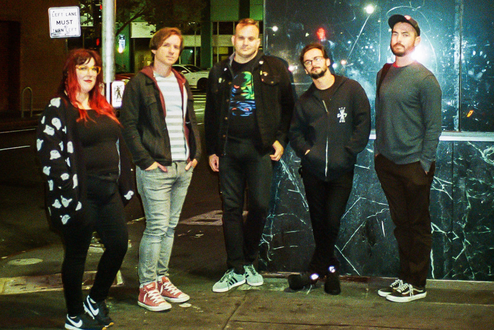 Loud Graves to release 7-inch single